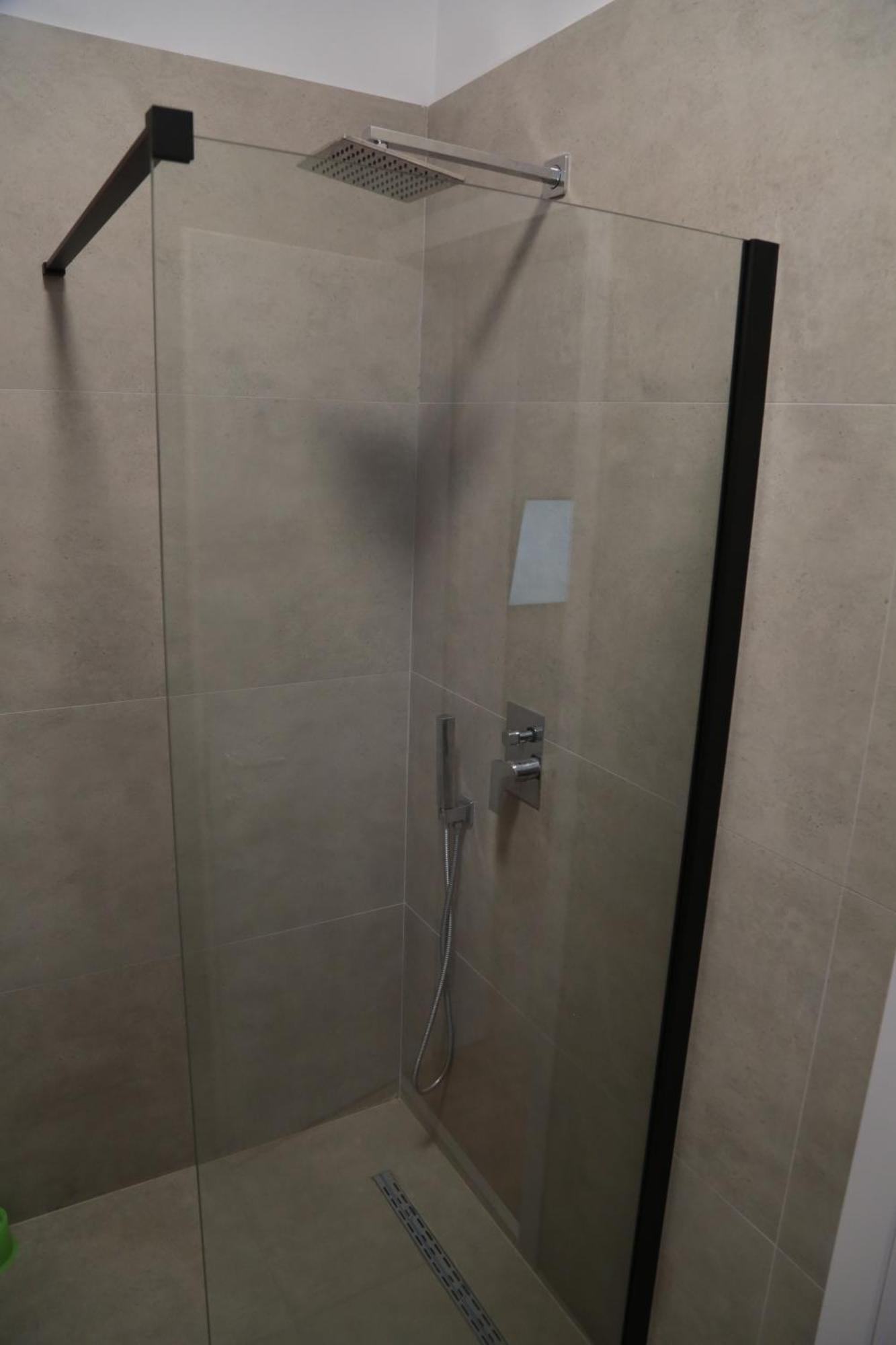 Be Solei Studio Apartments Sol 1 تيرانا المظهر الخارجي الصورة
